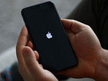 iPhone 20 ile yeni bir devir başlıyor: Tam ekran hayali gerçek mi oluyor?