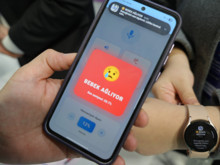 Bebeğin ağlamasını titreşime dönüştüren uygulama