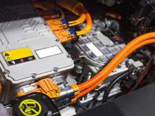 Tesla'daki gizemli parça: Elektrikli araçta yağ filtresinin ne işi var?