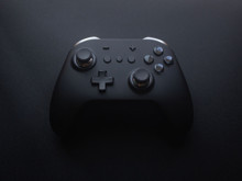 Kablolu ya da kablosuz… Oyun kumandasında hangisini seçelim?