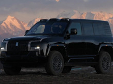 5 dakikada şarj olan 1180 beygirlik dev: Yangwang U8 sahneye çıktı