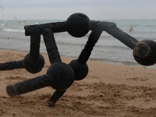 İkiye bölünse de durmuyor: Yeni nesil robotlar hayatta kalmayı öğrendi