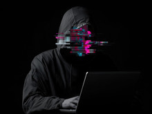 Şok itiraf: FBI, vatandaşları "marketten" satın alıyormuş