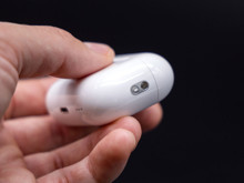 Kullanıcılarının %90'ı fark etmiyor: AirPods Pro 3'ün kutusundaki iki delik ne işe yarıyor?