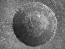 Ay'da yüzyılda bir görülecek olay: Devasa krater oluştu