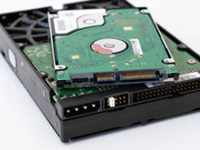 PATA'dan NVMe teknolojisine evrim: Hangi disk bağlantısı daha hızlı?