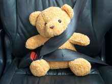 Otomobillerde bir döneme damga vuran yarım yamalak çözüm: Otomatik kemerler