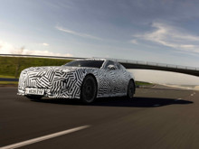 Üç motor, 1300 Nm tork: Jaguar’dan güçlü elektrikli GT