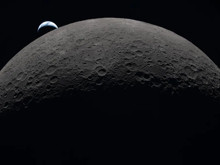 Ay'ın neden iki farklı yüzü var?