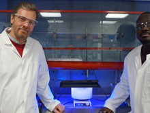 Eski bataryalar plastikleri eritiyor, temiz hidrojen enerjisi doğuyor