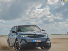 Opel ilk 4x4 elektriklisini Türkiye’ye getirdi: Grandland AWD sahnede