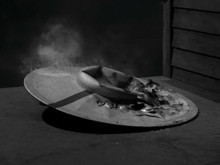 Uzaylı sandık, insan çıktı: The Twilight Zone’un ters köşe hikâyesi