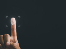Selfie’de parmak izi riski: Yakın çekim fotoğraflar yeni güvenlik açığına dönüşebilir