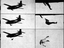 Havacılık tarihinde eşi benzeri yok: Acil durumda uçağın altından atlayan pilotlar