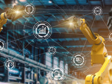 Otomobil devinde robotlar içeride, işçiler dışarıda