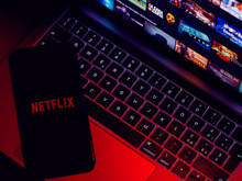 Netflix’ten şaşırtan karar: Ünlü ismin sesi AI ile hayata döndü