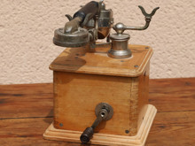 1900'lerin telefonlarındaki çevirme kolu aslında ne işe yarıyordu?