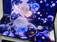 Samsung'un üçe katlanan modeli Z TriFold geri dönüyor