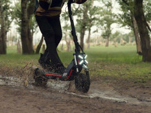 Asfaltı bırakıp patikaya çıkan yeni nesil scooter satışa sunuldu