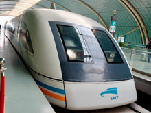 Çin'in yeni mucizesi: Saniyeler içinde uçak hızını yakalayan tren!