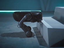 Robot süpürgeye “bacak” eklediler: Merdivenleri kendi başına geçiyor