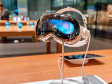 Apple Vision Pro, ilk kez gerçek bir ameliyatta kullanıldı