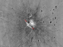 NASA, Ay'da yeni oluşmuş 222 metrelik krater buldu
