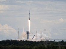 SpaceX’ten yeni rekor: Crew Dragon, UUİ’ye 8 saatten kısa sürede ulaştı