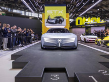 Opel, 800 beygiri aşan yarış otomobilini ve yeni Corsa GSE'yi tanıttı