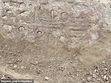 Tarladaki gizemli taş, II. Ramses'e ait dev heykelleri ortaya çıkardı