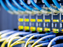 Ethernet kablosunu takınca, Wi-Fi bağlantısını kapatmalı mısınız?