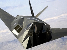 Efsanevi savaş uçağı F-117A Nighthawk, son bir kez daha havalandı
