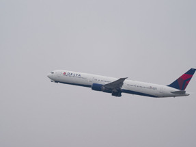 Ölümle burun buruna gelinen saniyeler: Düşen uçaktan indi, patlama gerçekleşti