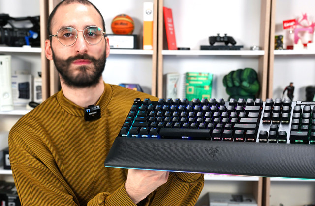 Bu Klavye, Bir Oyun Klavyesinden Çok Daha Fazlasını Sunuyor: İşte Razer BlackWidow V4 Pro!