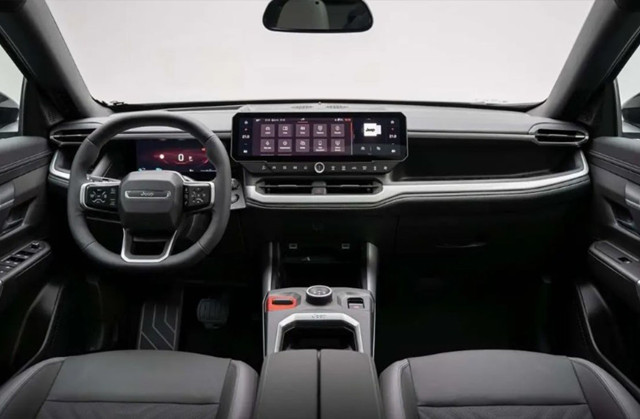 Jeep Compass yepyeni yüzüyle sahneye çıktı: Elektrikli ve hibrit seçeneklerle geliyor