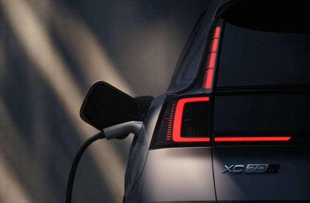Volvo XC70, şarj edilebilir Hibrit SUV olarak geri dönüyor