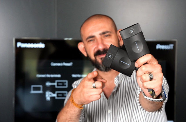 Toplantı odalarında kargaşaya ve zaman kaybına son: Panasonic PressIT kablosuz sunum sistemi inceleme