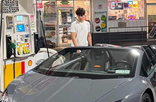 18 yaşında buldukları fikir zengin etti