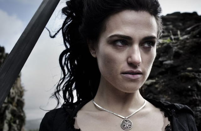 2000'lerin bugün yapılan her şeyden daha iyi olan 7 fantastik dizisi