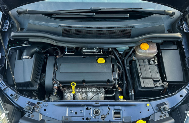 Otomobillerde bir devrin sonu: Artık kaputu açınca o çubuğu neden göremiyoruz?