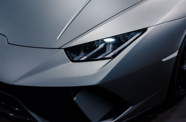 Safkan İtalyan mı, Alman mühendisliği mi? Lamborghini motorlarını kim üretiyor?