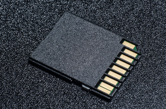 microSD bellek kartlarının üzerindeki semboller ne anlama geliyor?