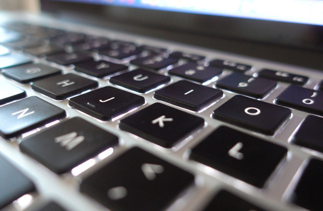 F ve J tuşlarına dikkatli bakın: Bu çizgiler olmasaydı hızınız yarıya düşerdi