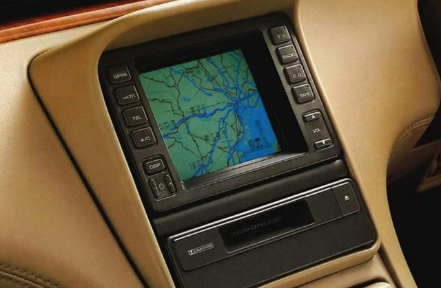 İnternet yok, uydu yok: 1980'lerde dünyanın ilk navigasyon sistemi... Şeffaf kağıtlar ve bir kaset!