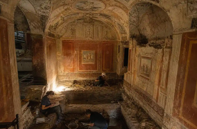 Öğrenciler okulun altında gizemli bir şey var diyordu: Lisenin altından Roma malikanesi çıktı