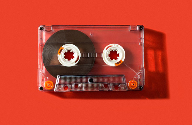 Kaset simülatörü, modern şarkıları 80'ler kasetlerine dönüştürüyor