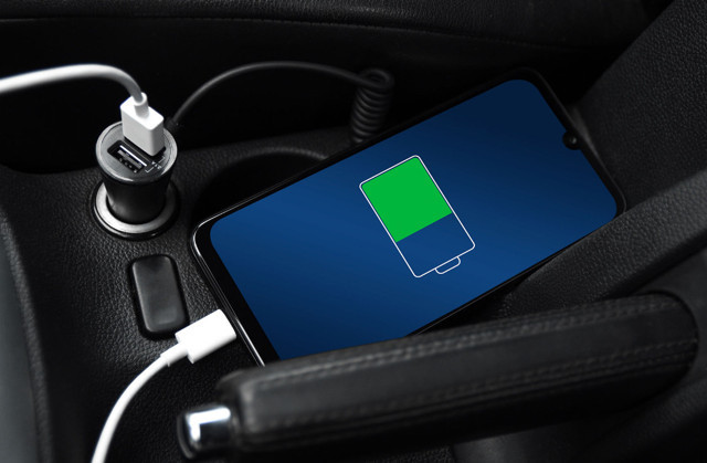 Aracınızın USB portu telefonunuzu çok mu yavaş şarj ediyor? İşte çözüm…