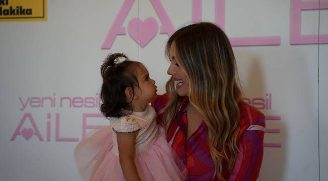 Eda Ece, Sumru Yavrucuk ve İbrahim Selim’den yeni dikey dizi: Yeni Nesil Aile - Resim: 4