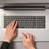 Bazı bilgisayarlarda touchpad neden ortada değil?