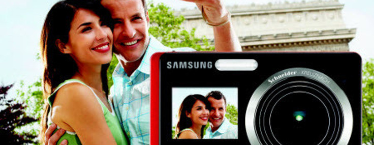 Çift ekranlı Samsung ile kendiniz çekin!